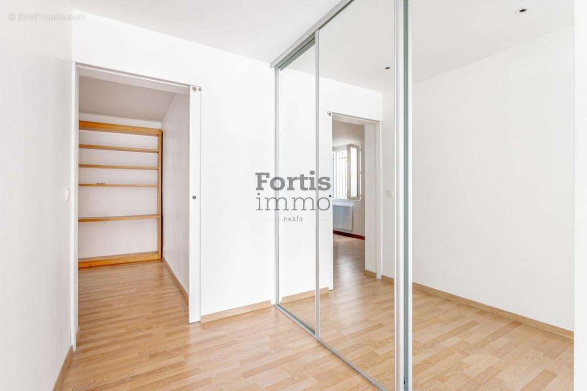 Appartement à PARIS-8E