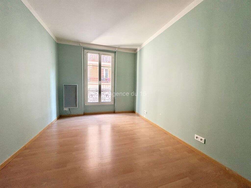 Appartement à PARIS-14E