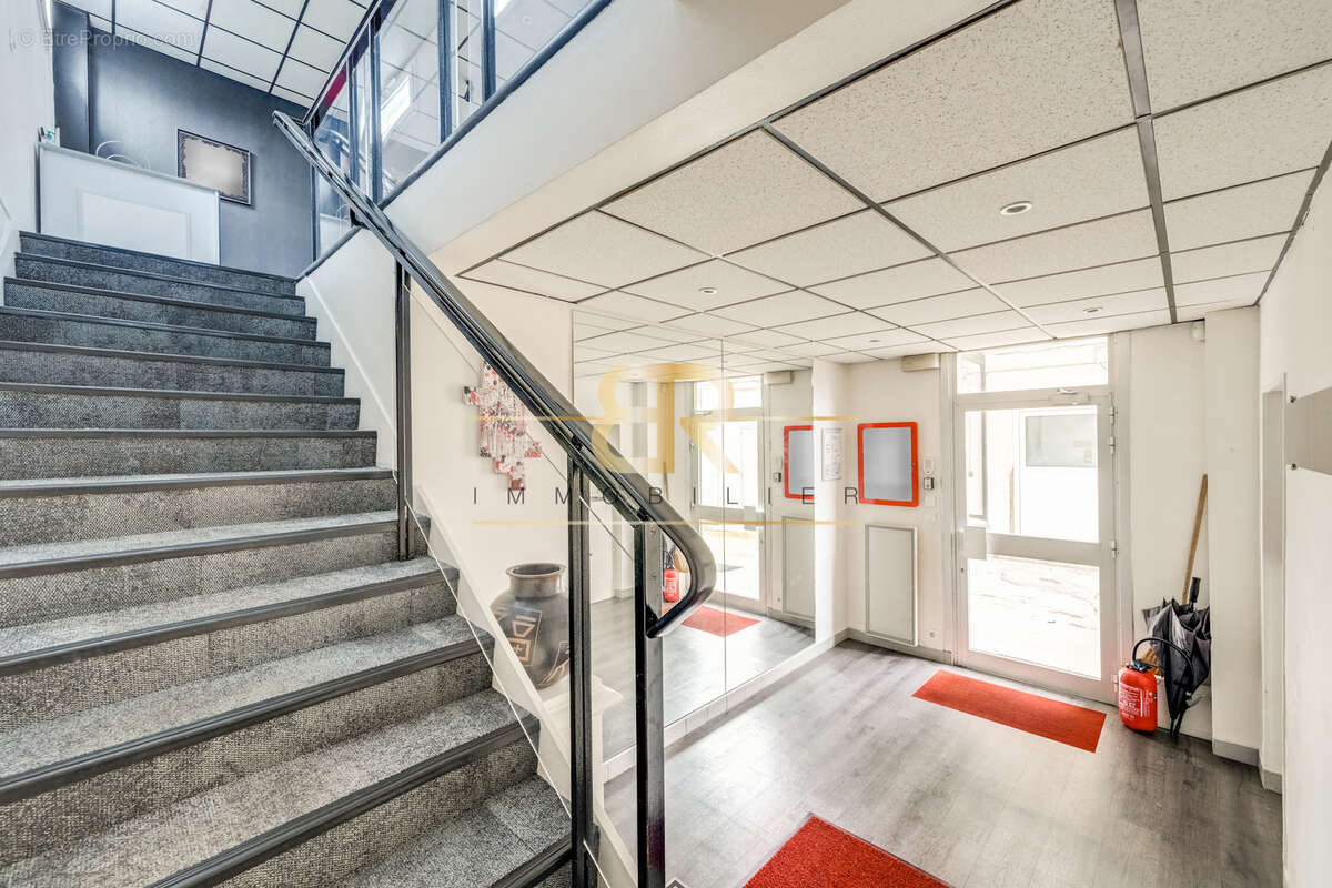 Commerce à SAINT-MAUR-DES-FOSSES