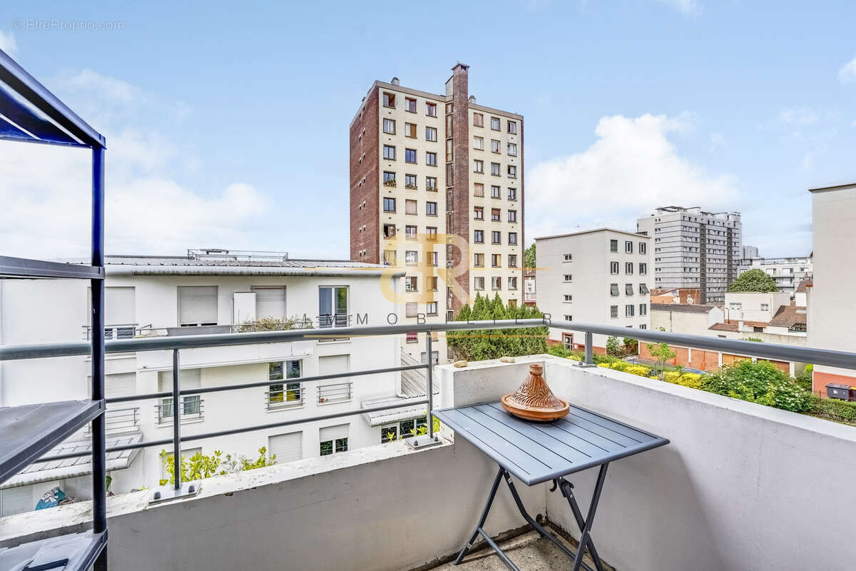 Appartement à AUBERVILLIERS