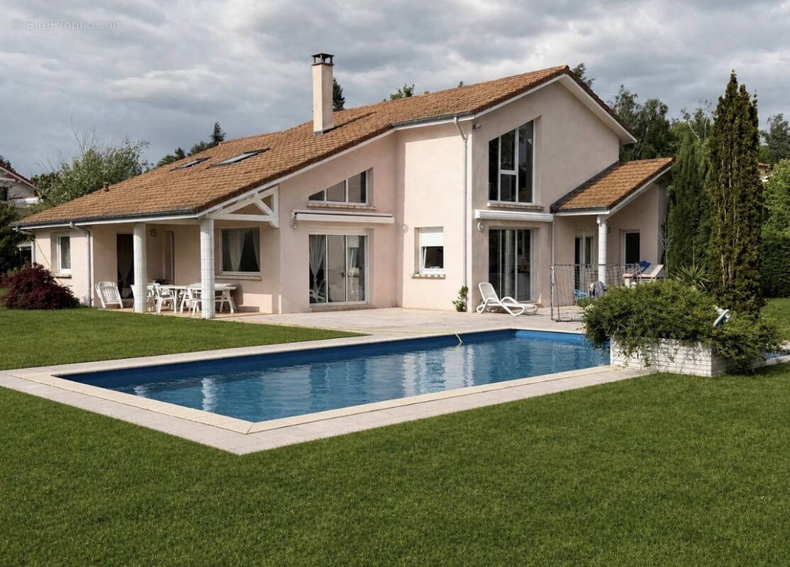 Maison à LA TOUR-EN-JAREZ
