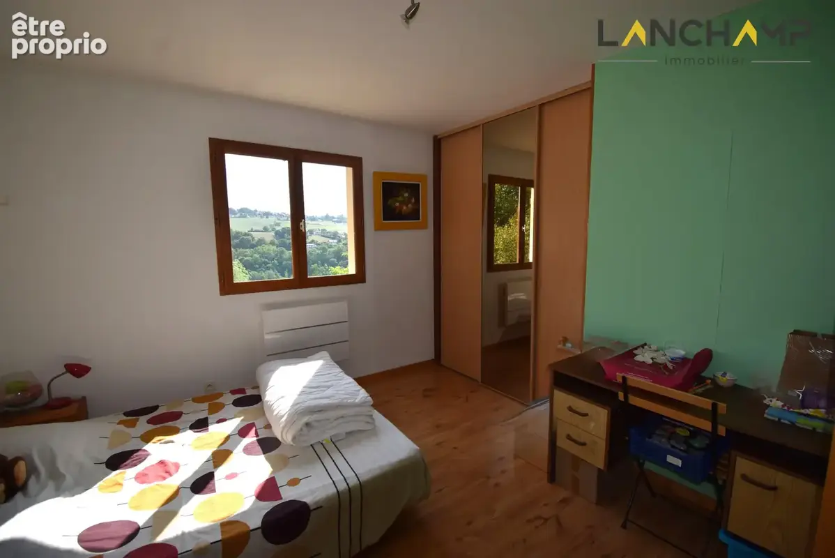 Spacieuse maison dans un cadre verdoyant - photo 11