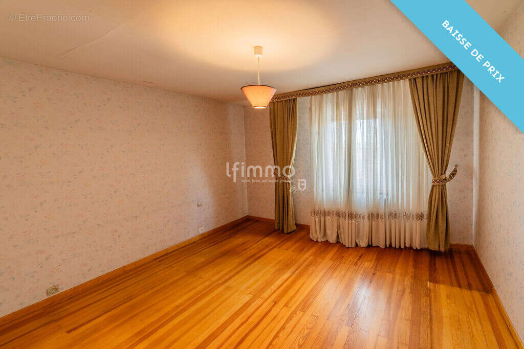 Maison à MAIZIERES-LES-VIC