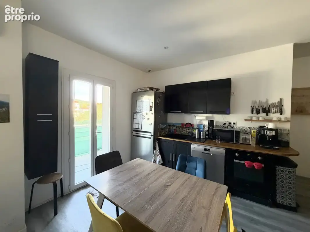 À VENDRE   Charmant F2 en centre-ville avec extérieur et atelier - photo 4