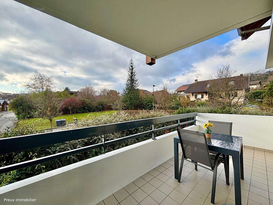 Appartement à POISY