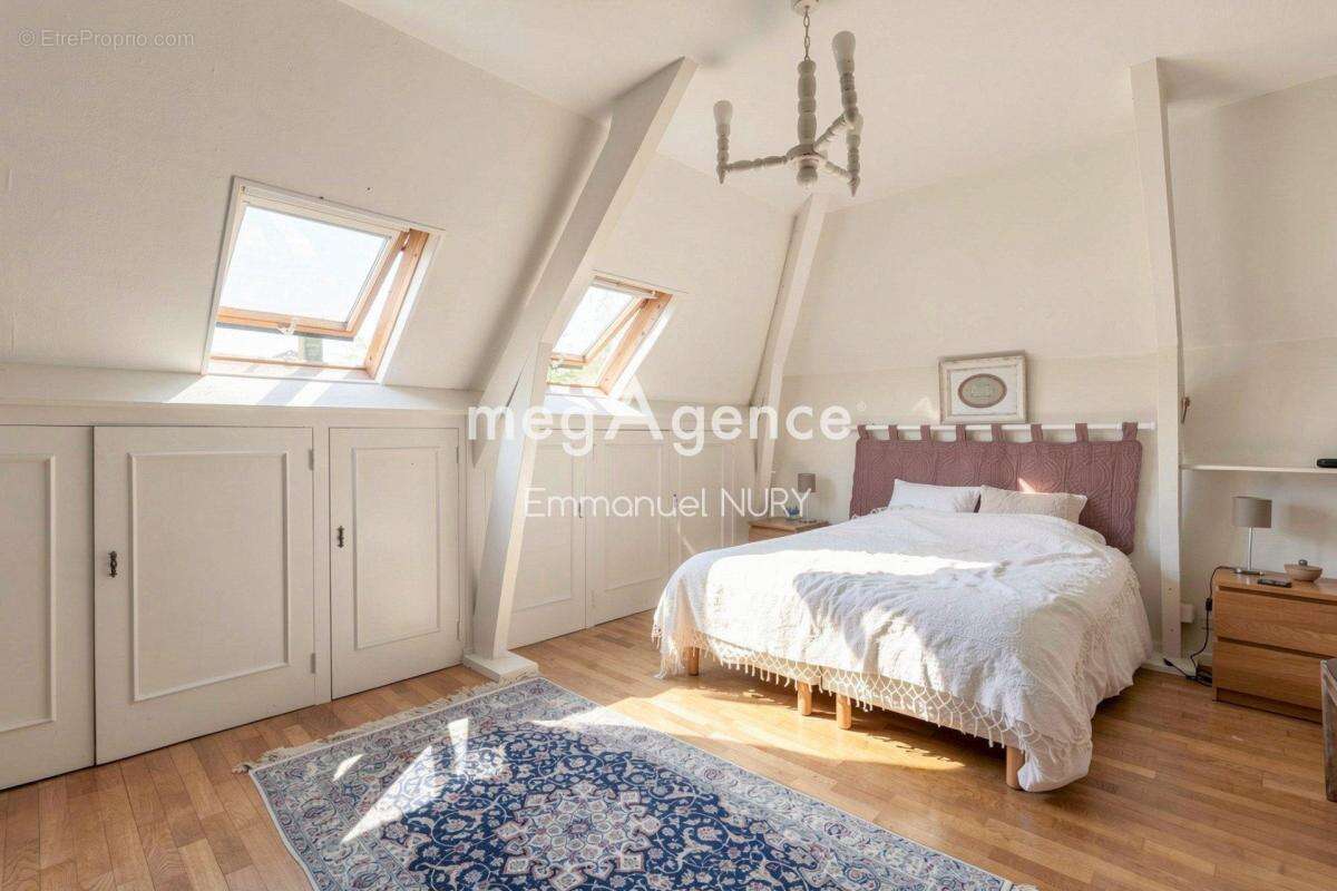 Maison spacieuse de 230 m² avec 5 chambres & piscine - photo 7