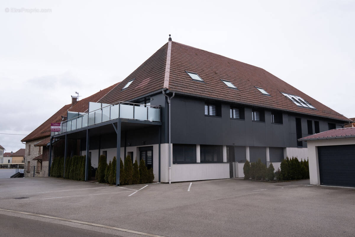 Appartement à FRASNE