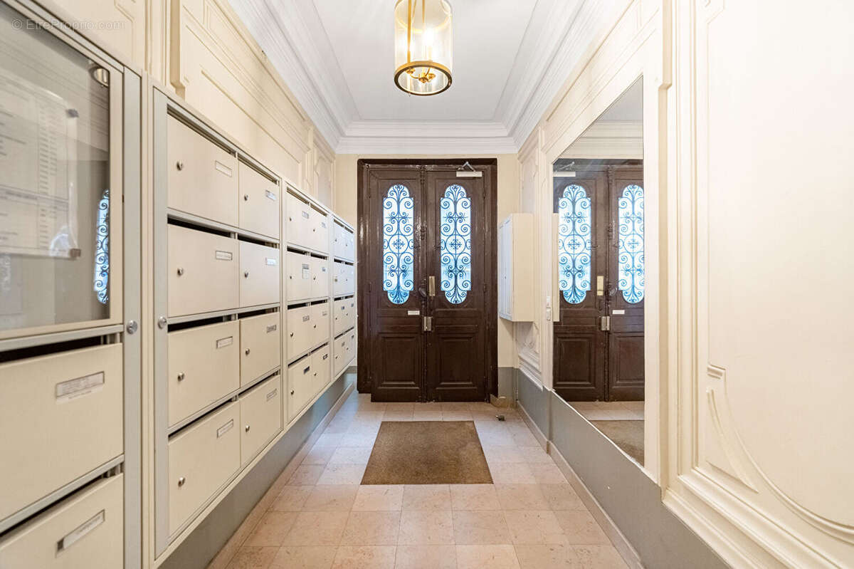 Appartement à PARIS-17E