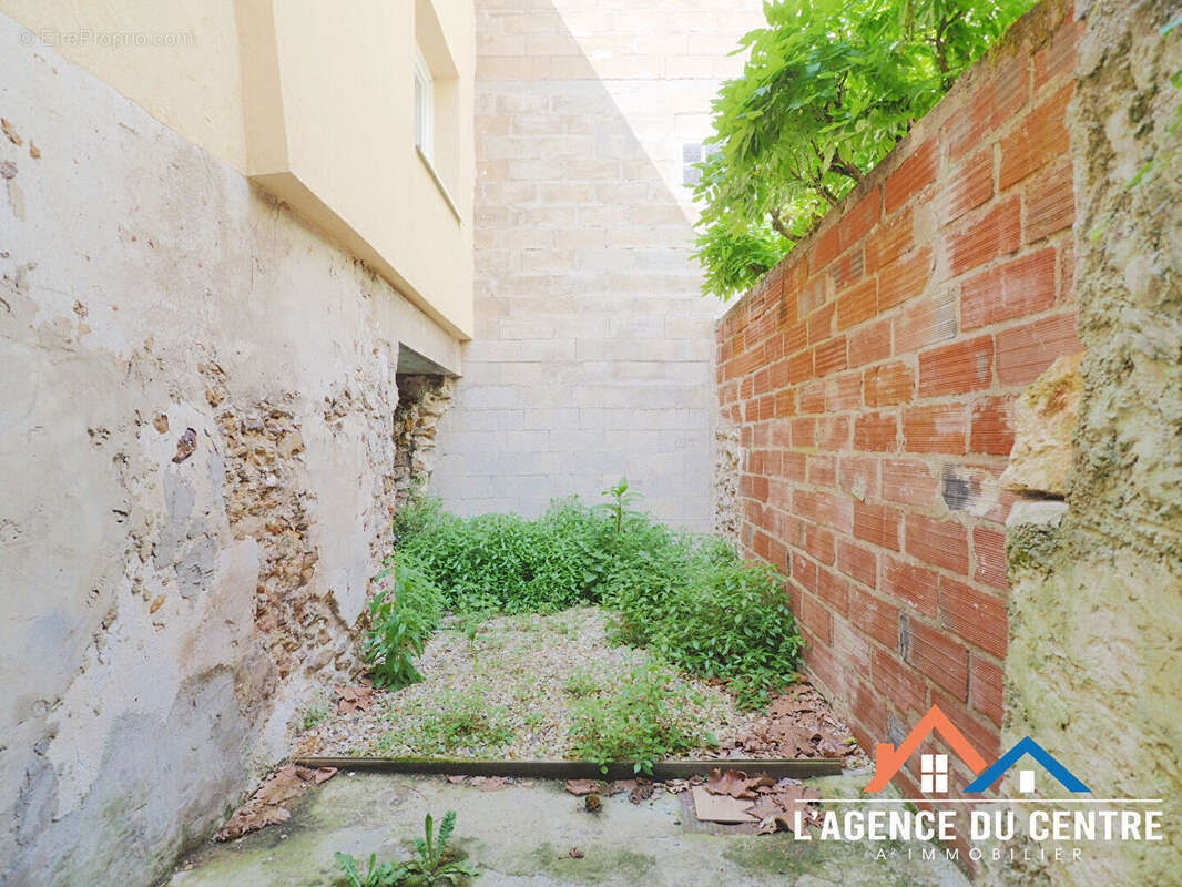 Maison à CHANTELOUP-LES-VIGNES