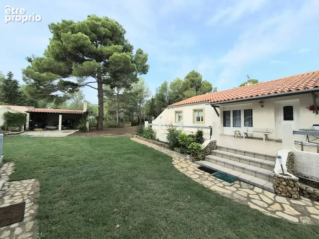 Névian – maison de plain-pied sur un magnifique terrain arboré de 7 500 m² - photo 3