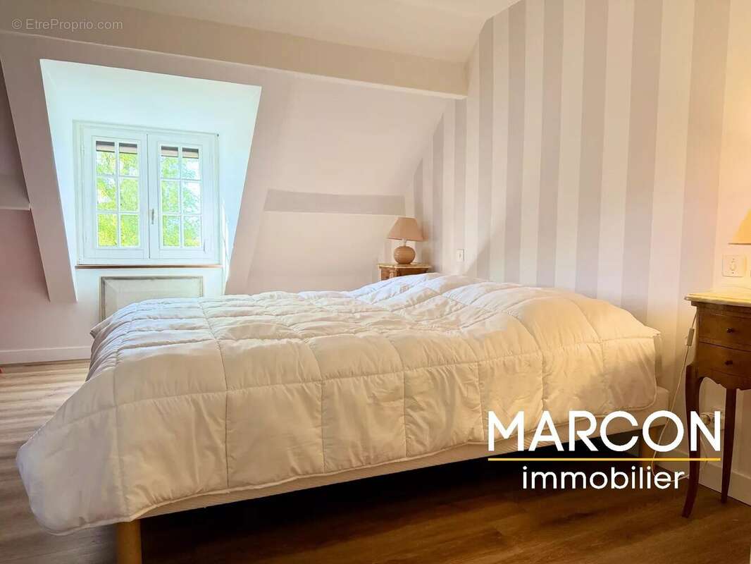 Maison à LA CELLE-DUNOISE