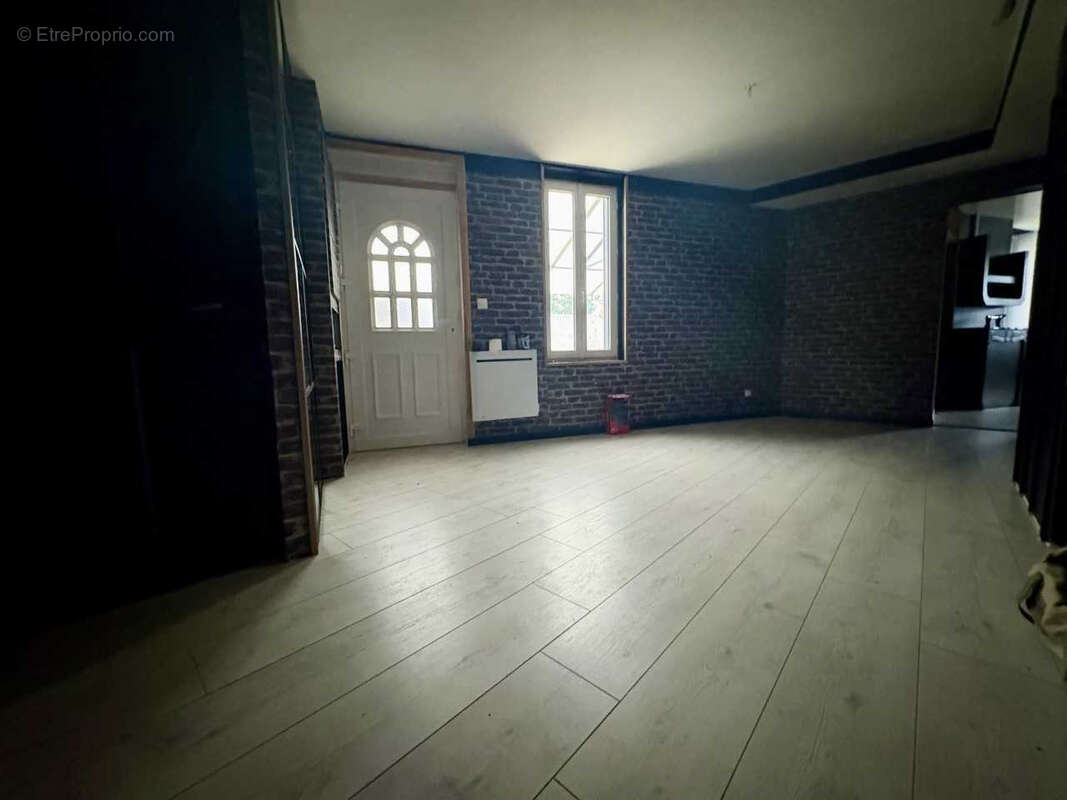 Maison à SAINS-RICHAUMONT