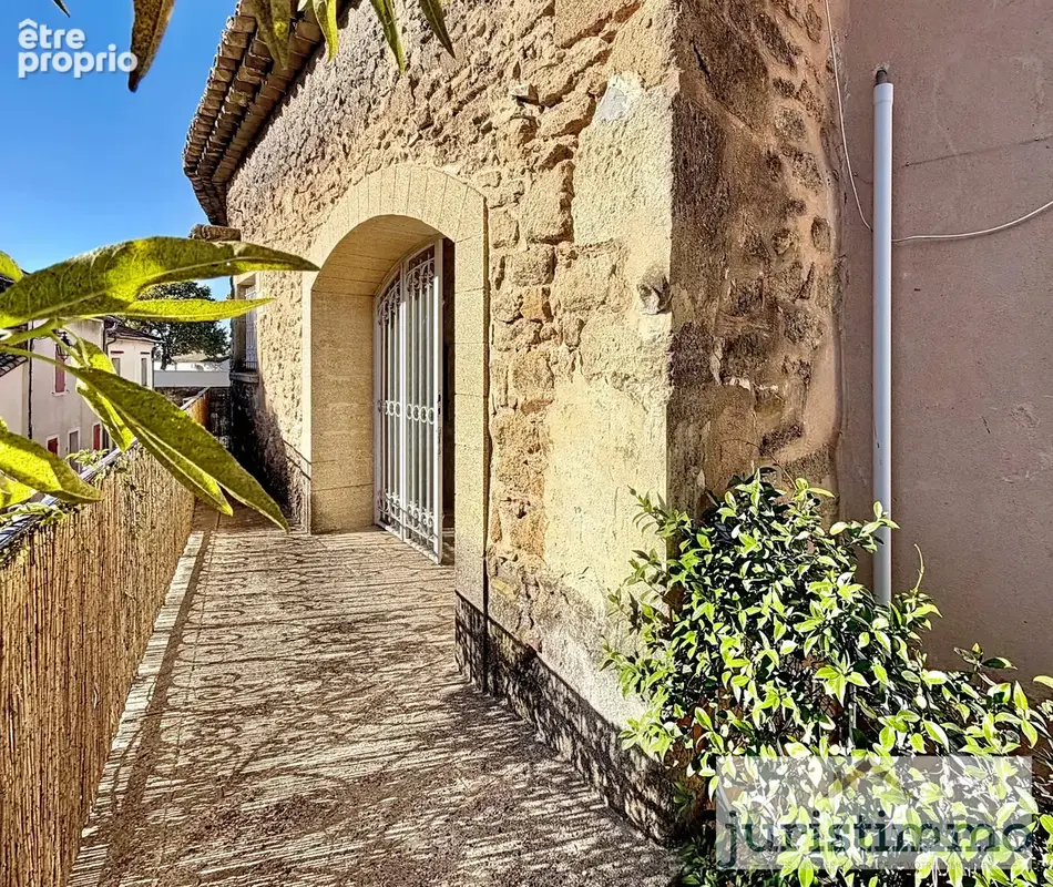 Maison de village - 2 chambres, balcons, caves - photo 1