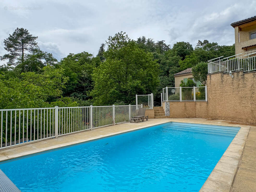 Maison à LES OLLIERES-SUR-EYRIEUX