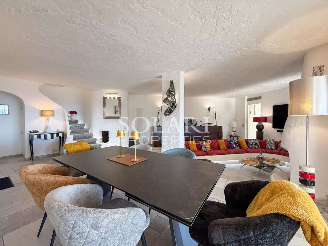 Maison à MANDELIEU-LA-NAPOULE