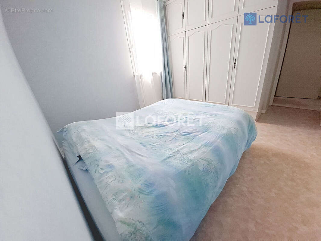 Appartement à SAINT-THIBAULT-DES-VIGNES