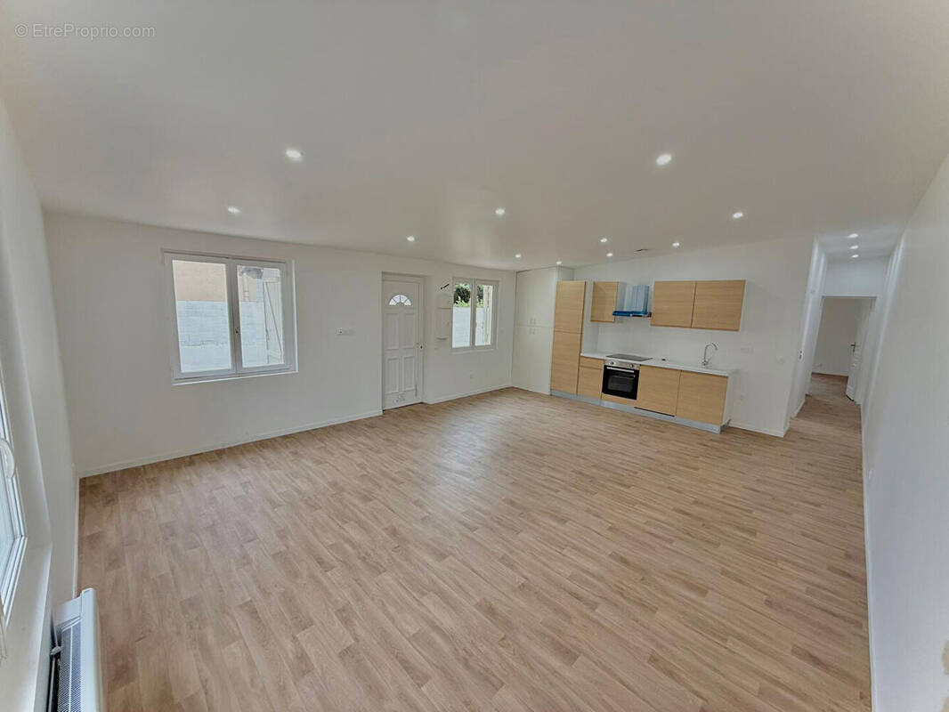 Maison à GOUSSAINVILLE