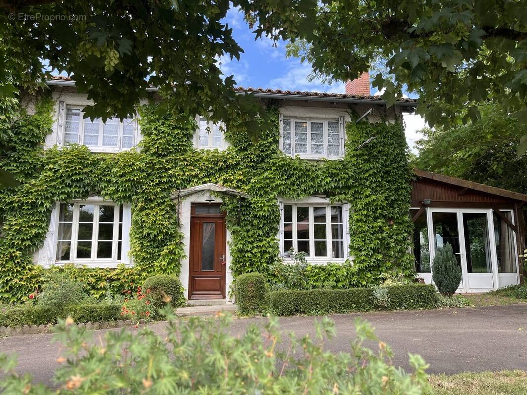 Maison à ROUMAZIERES-LOUBERT