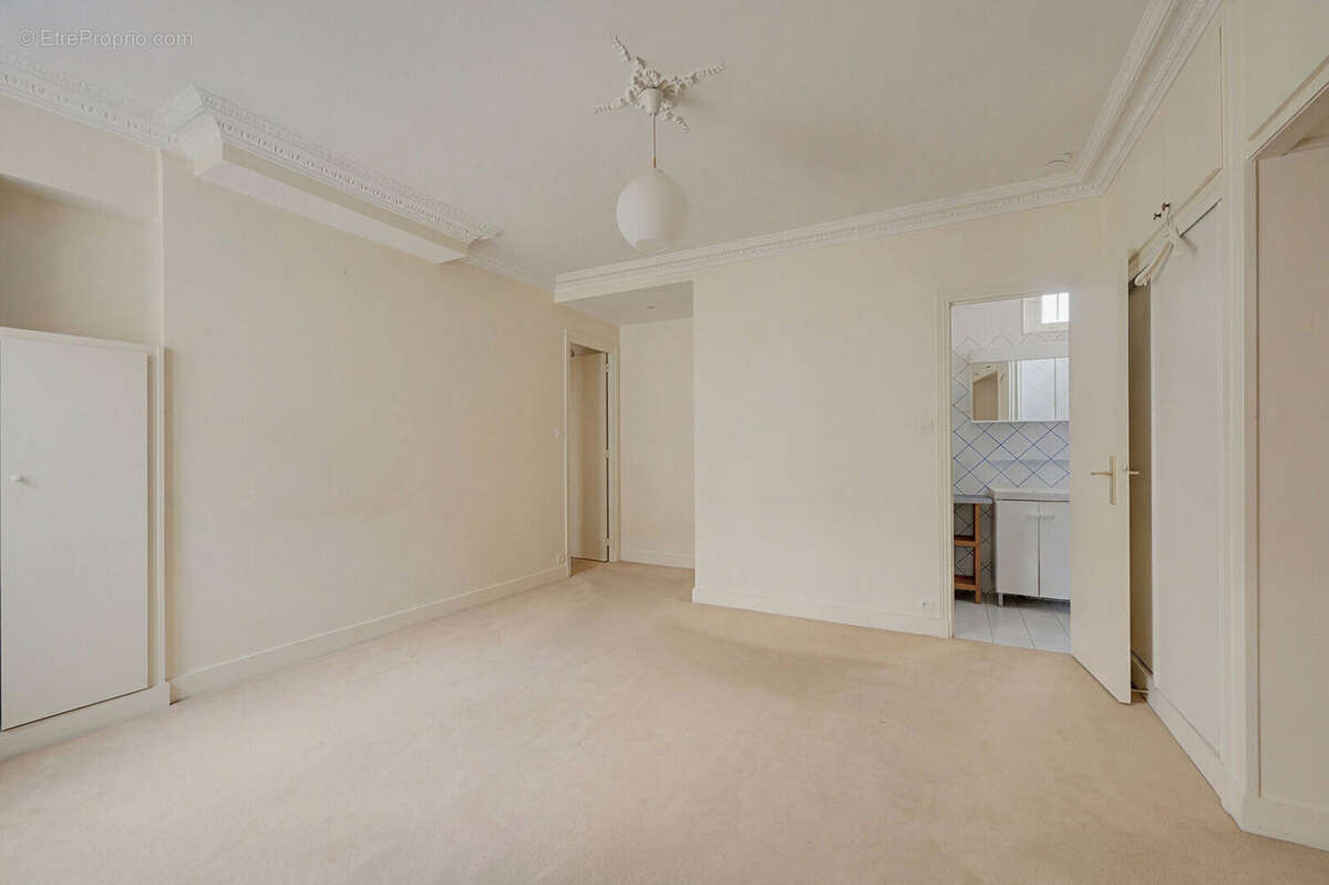 Appartement à PARIS-11E