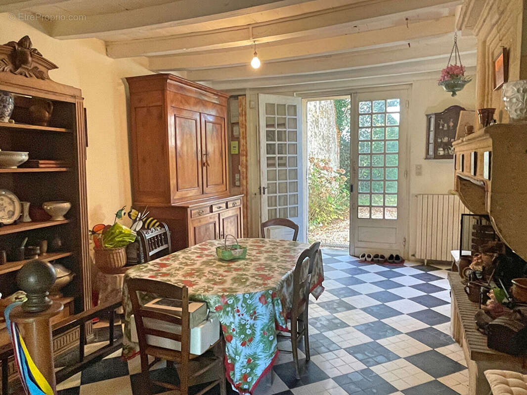 Maison à SAINT-EMILION