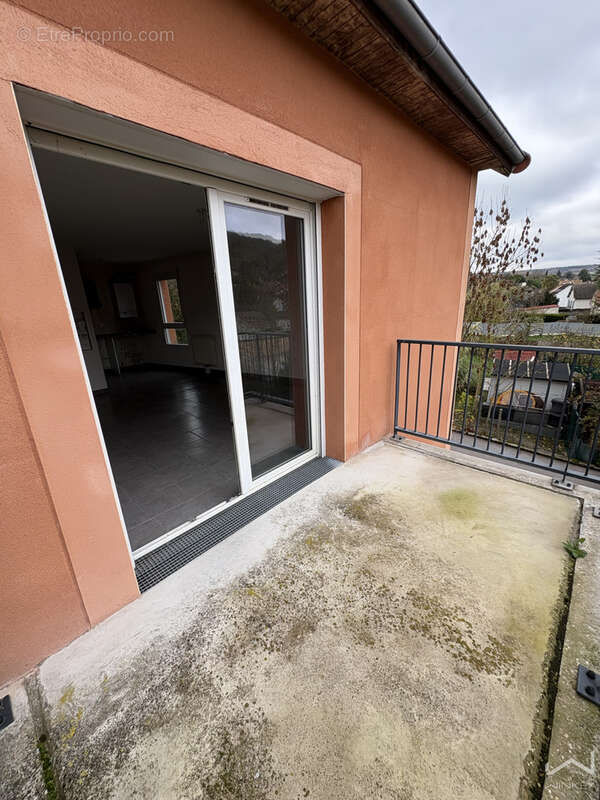 Appartement à FOLLAINVILLE-DENNEMONT