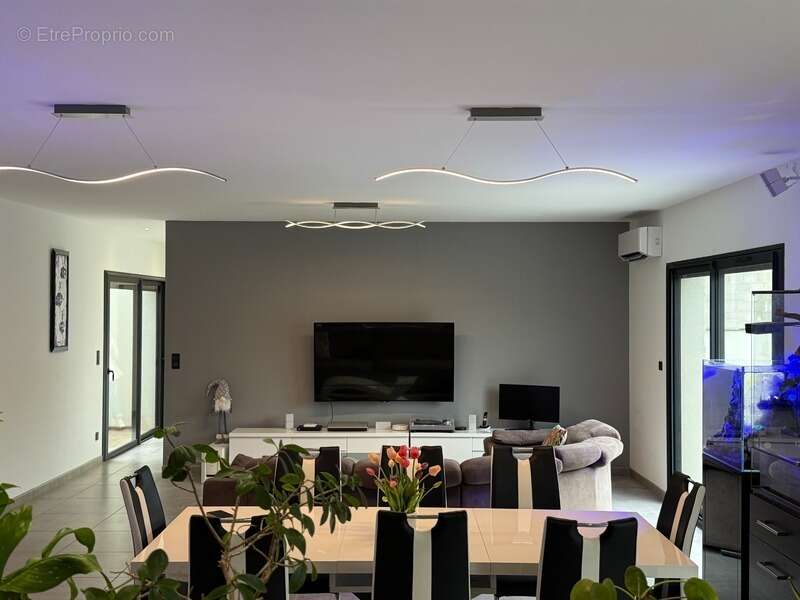 Maison à L'ISLE-SUR-LA-SORGUE