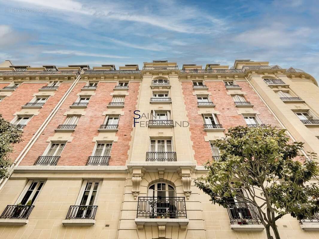 Appartement à NEUILLY-SUR-SEINE