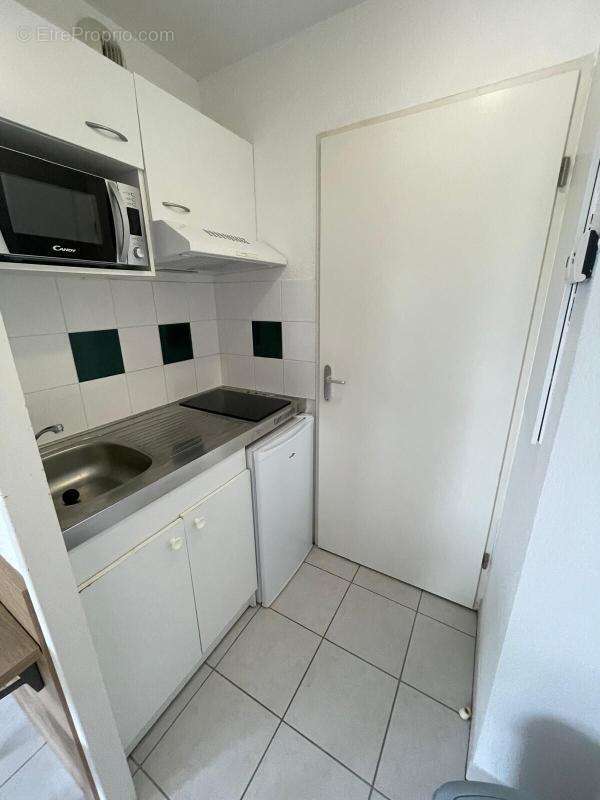 ** Studio meublé de 21 m2 à MONTAUDRAN, idéal investisseurs ** - photo 3