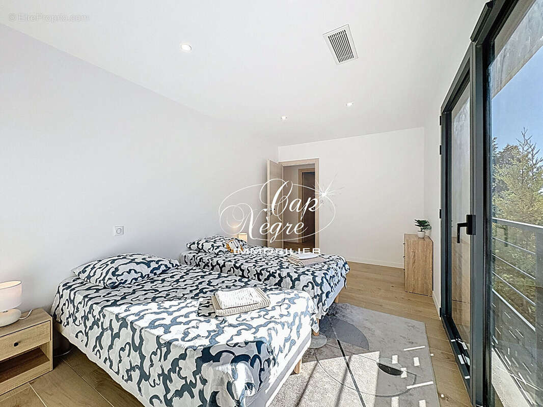 Maison à PLAN-DE-LA-TOUR