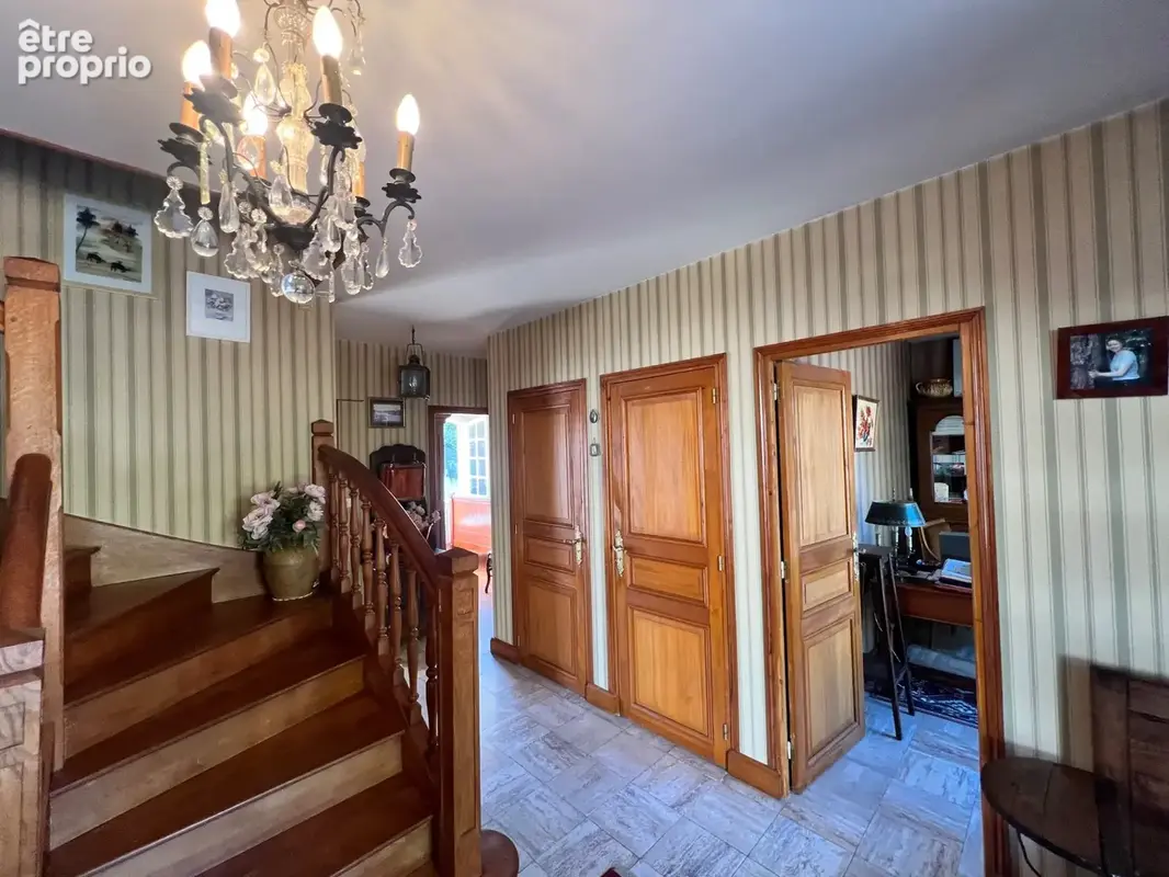 CHÂTELLERAULT – Maison familiale 152 m² – 5 chambres – Vie de plain-pied – Terrain 1 000 m² - photo 6