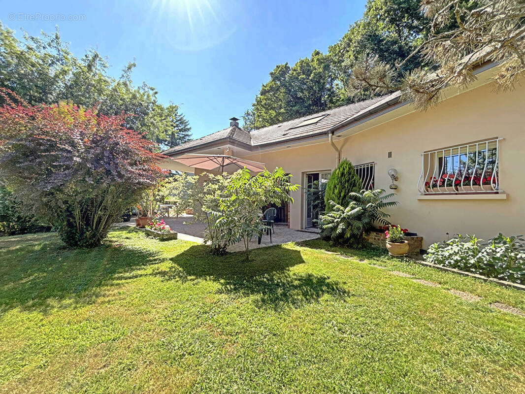 Maison à MONTAGNAT