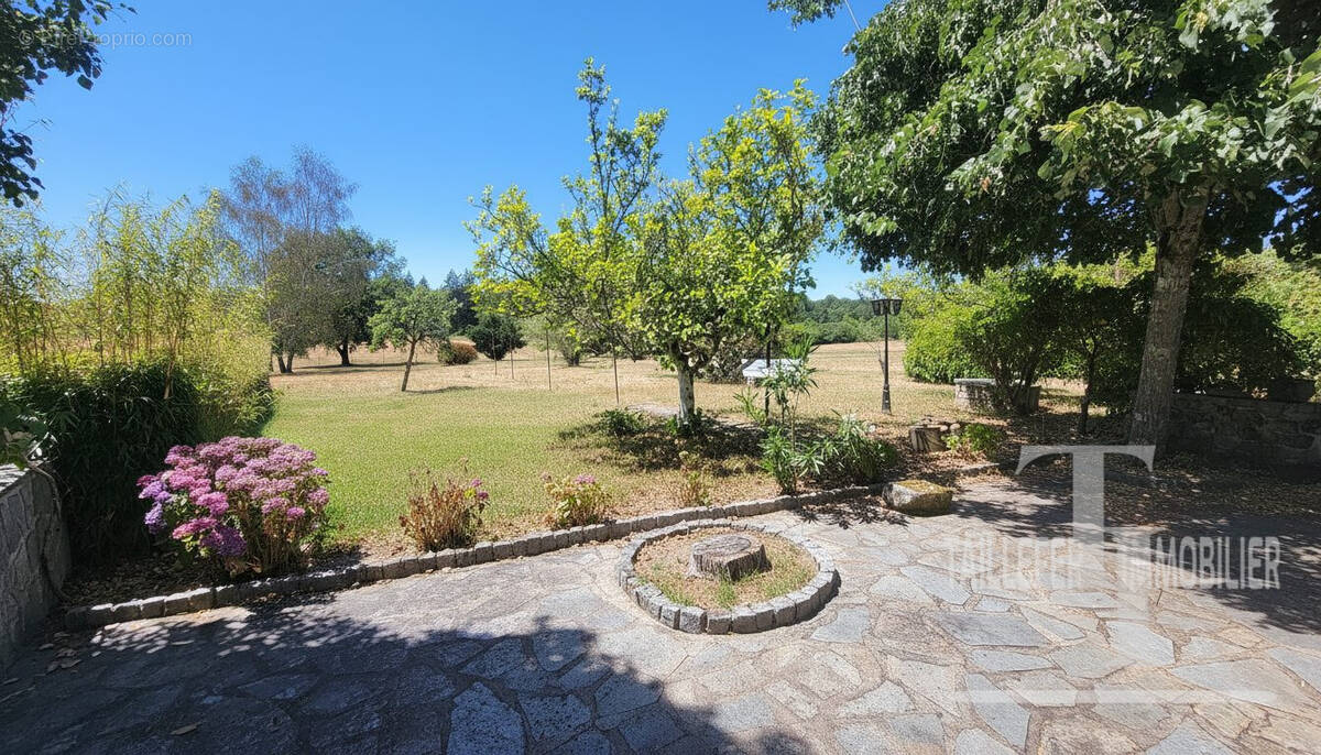 Maison 107 m² à Saint-Saud-Lacoussiere  - photo 2