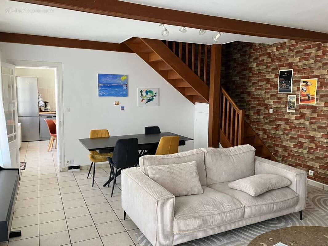 Maison 7 P 115 m² Jardin Terrase Garage Tram - photo 2