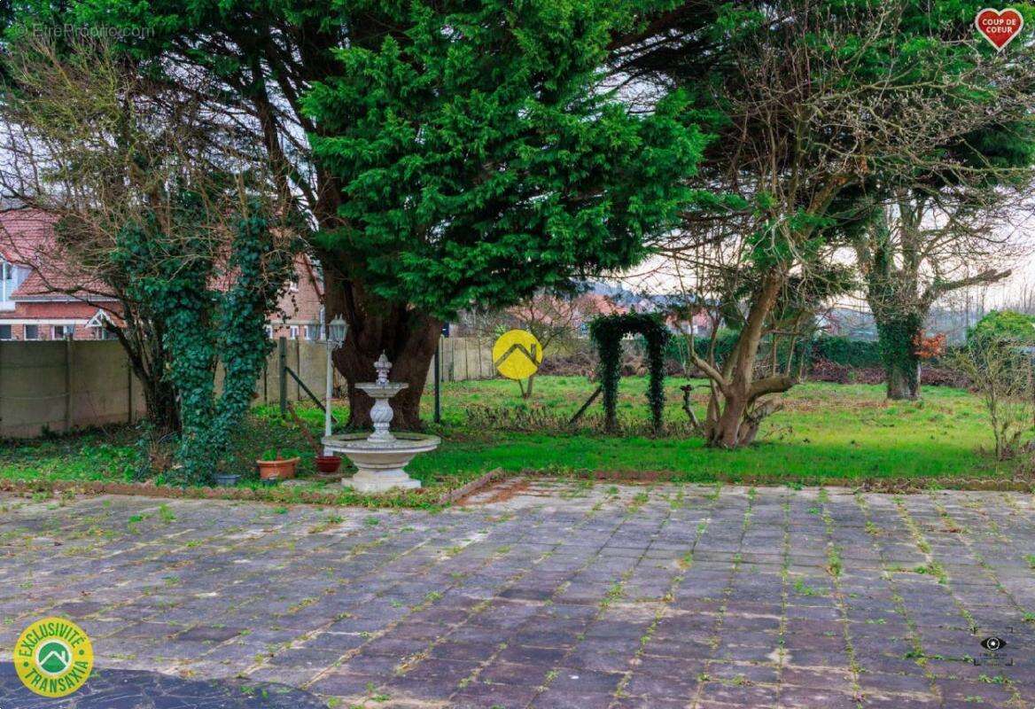 Maison à BEAURAINVILLE