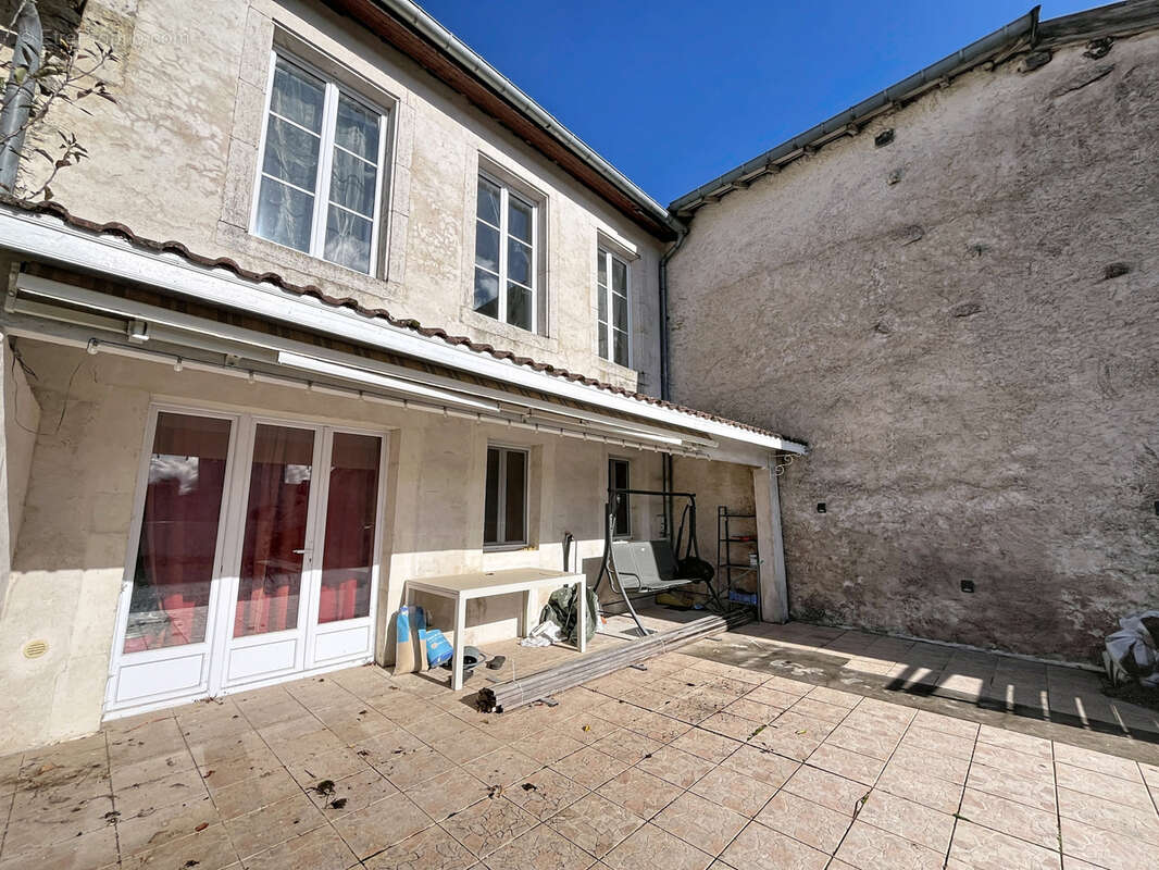 Maison à MENIL-LA-HORGNE