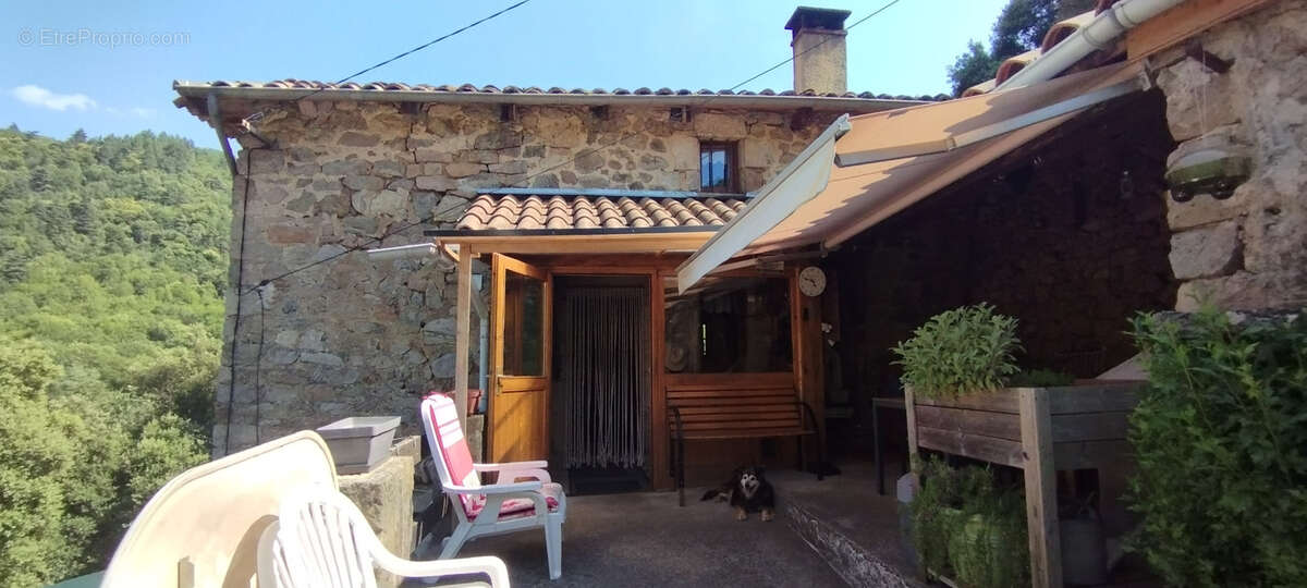 Maison isolée au sommet de 3 ha de bois - photo 3