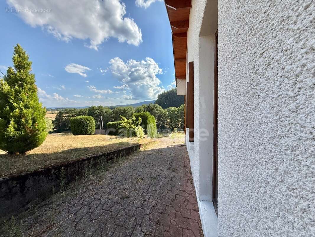 Maison 70 m² – 2 chambres  - terrain clos 1 425 m² – double garage - photo 14