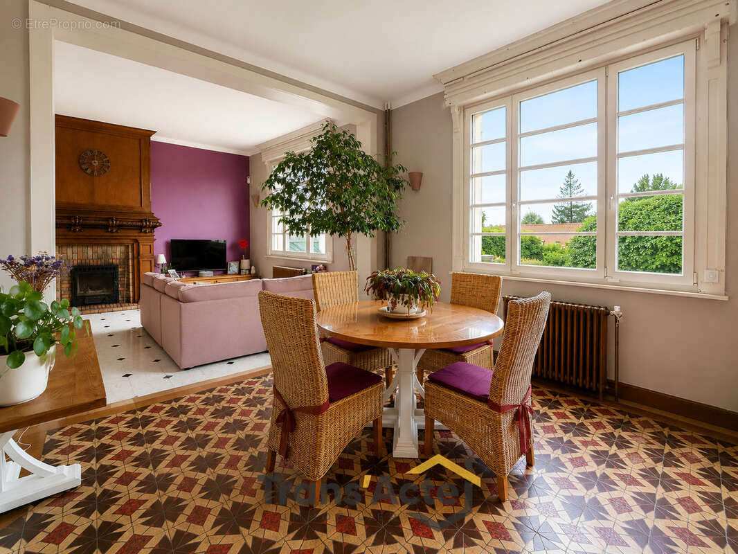 Maison à ACQ