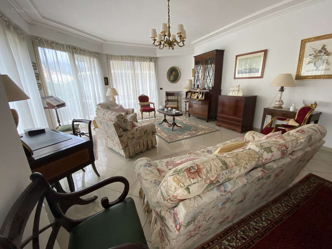Appartement à MENTON