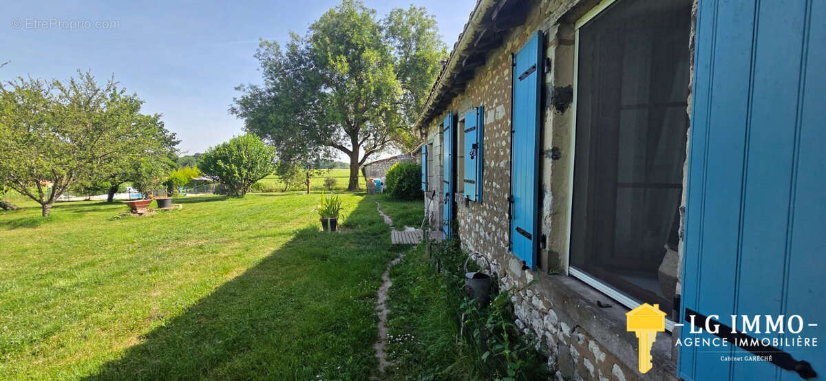 Maison à SAINT-DIZANT-DU-GUA