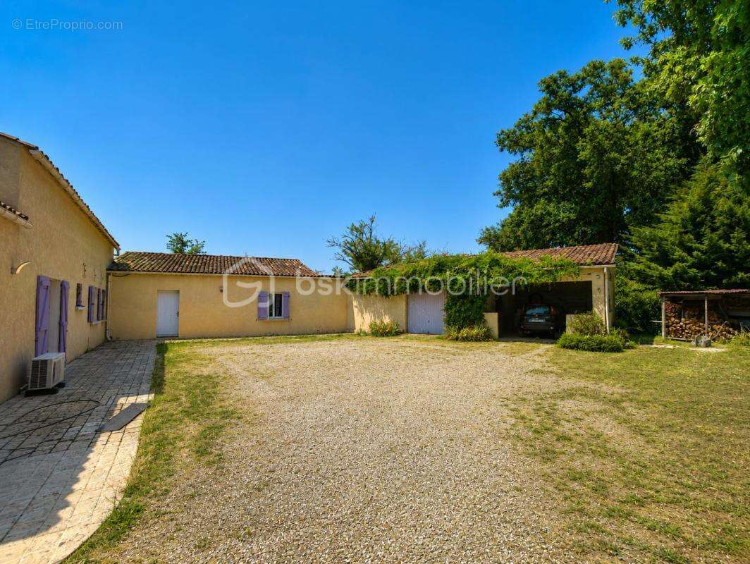 Maison familiale de 220 m² à Boisredon - photo 11