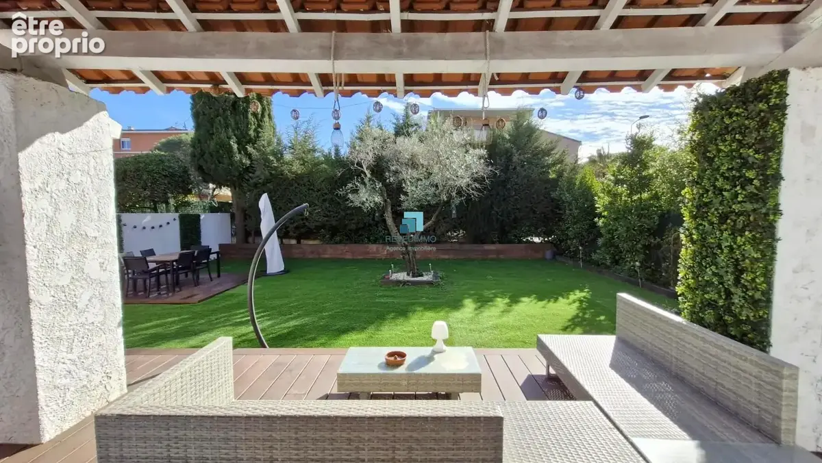 Maison à PUGET-SUR-ARGENS
