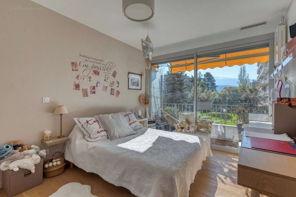 Appartement à MEYLAN