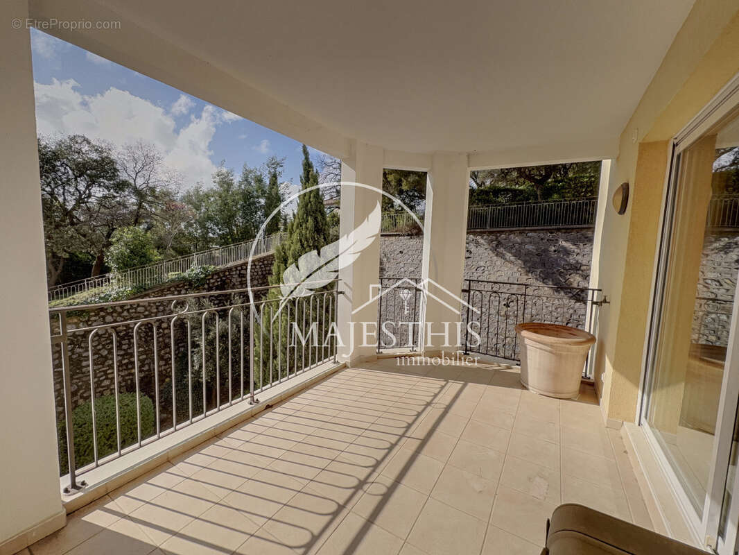 Appartement à HYERES