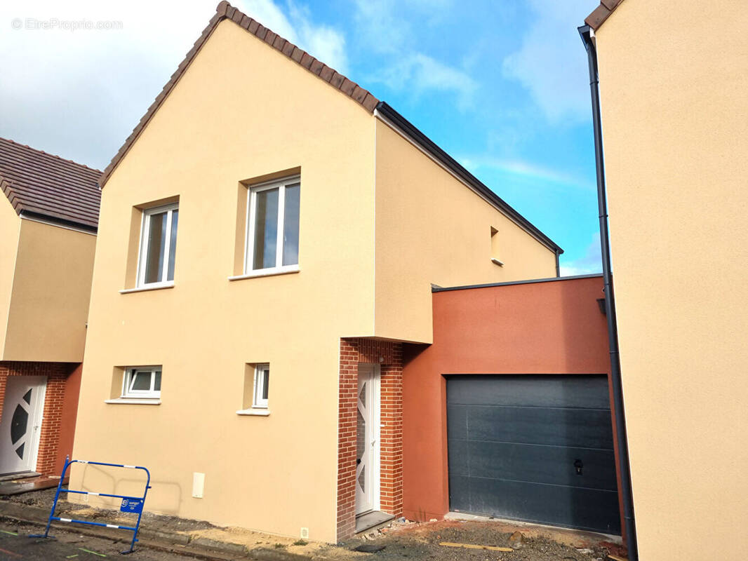 Maison à GRUCHET-LE-VALASSE