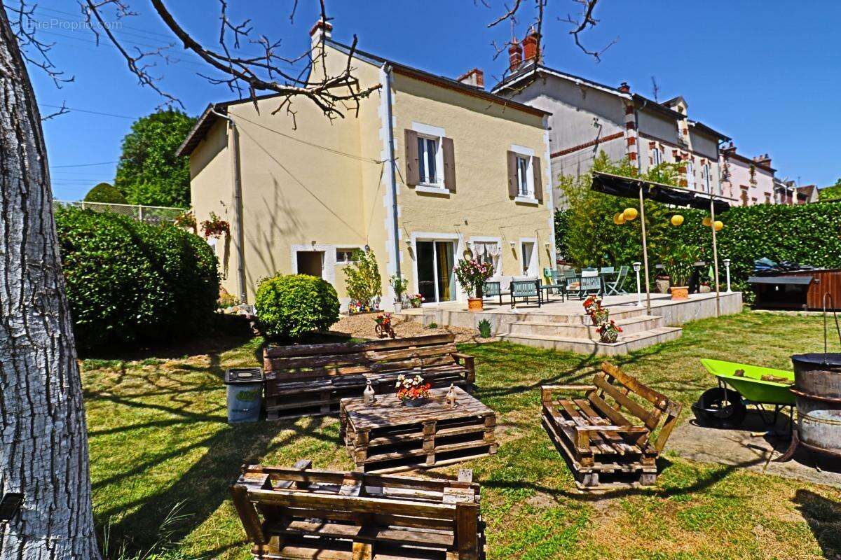 Maison à SAINT-SATUR