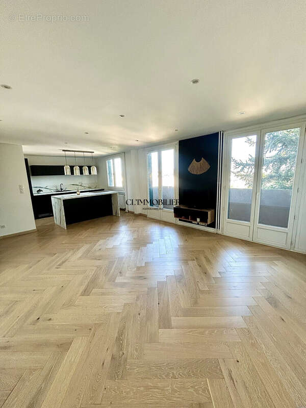 Appartement 48 m² à Saint-Etienne  - photo 4