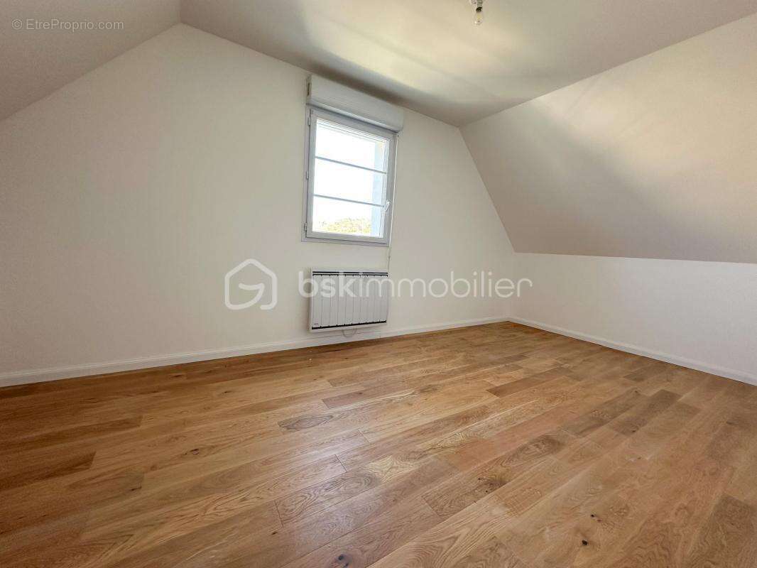 Maison à SAVIGNY-LE-TEMPLE