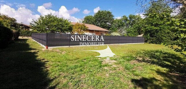 Terrain à GUJAN-MESTRAS