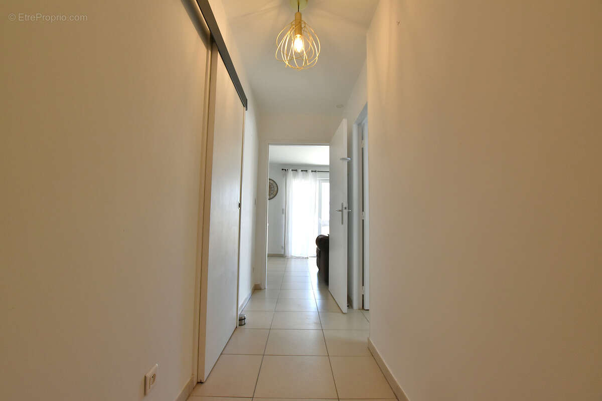 Vente T2 45m2 secteur Atrium - photo 4